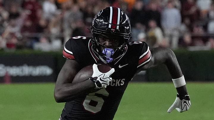 Oct 24, 2026; Columbia, South Carolina, USA; South Carolina Gamecocks wide receiver Donovan Murph (6) runs for yards after catch during the second half against the Tennessee Volunteers at Williams-Brice Stadium. Mandatory Credit: Jim Dedmon-Imagn Images