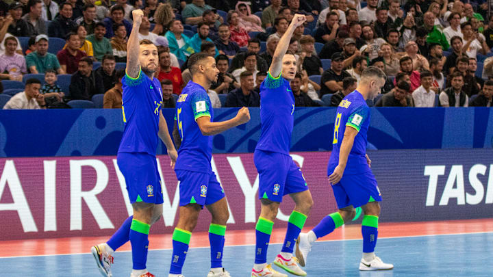 Seleção Brasileira é pentacampeã do mundo de futsal e enfrenta a Argentina neste domingo (6)