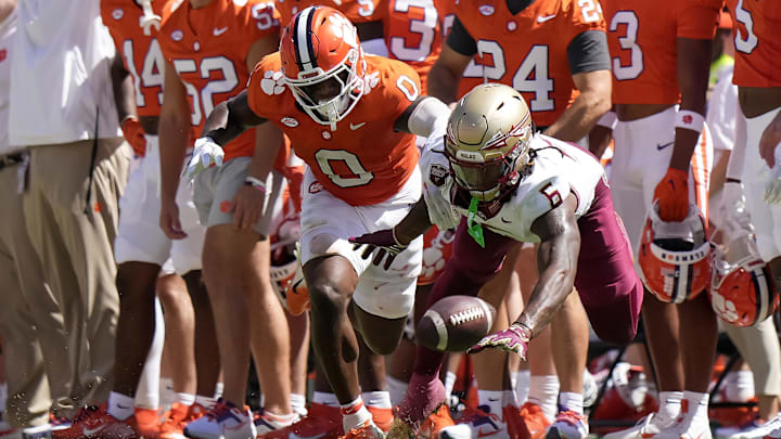 Sep 23, 2023; Clemson, South Carolina, USA; Clemson Tigers linebacker Barrett Carter (0) defends