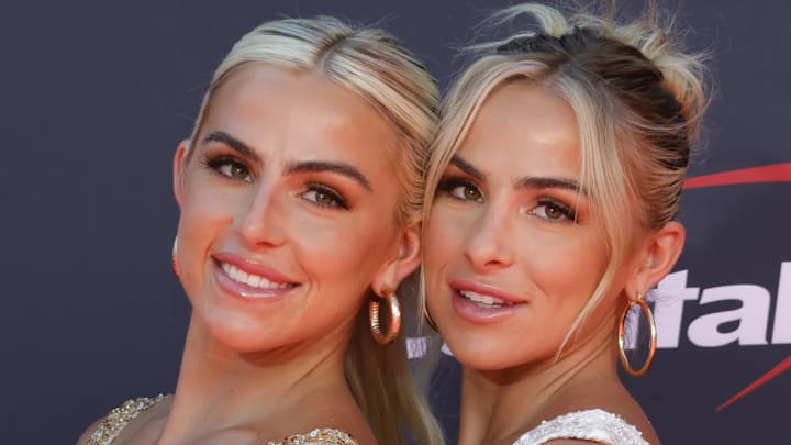 Haley and Hanna Cavinder at the 2023 ESPYs Haley and Hanna Cavinder at the 2023 ESPYs
