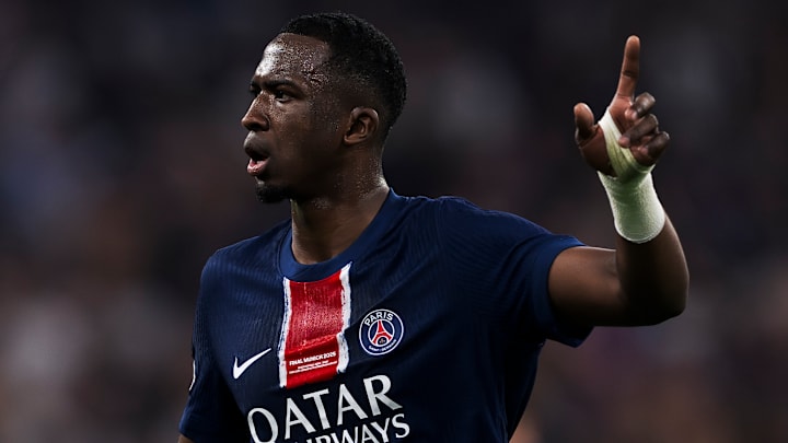 Willian Pacho est l'un des meilleurs défenseurs sur la planète football actuellement. 