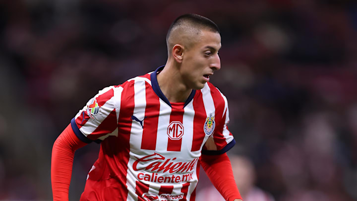 Roberto Alvarado involucrado en polémica