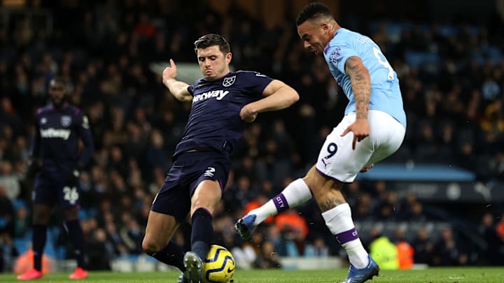 West Ham e Manchester City disputam vaga nas quartas de final da Copa da Liga Inglesa. West Ham e Manchester City disputam vaga nas quartas de final da Copa da Liga Inglesa.