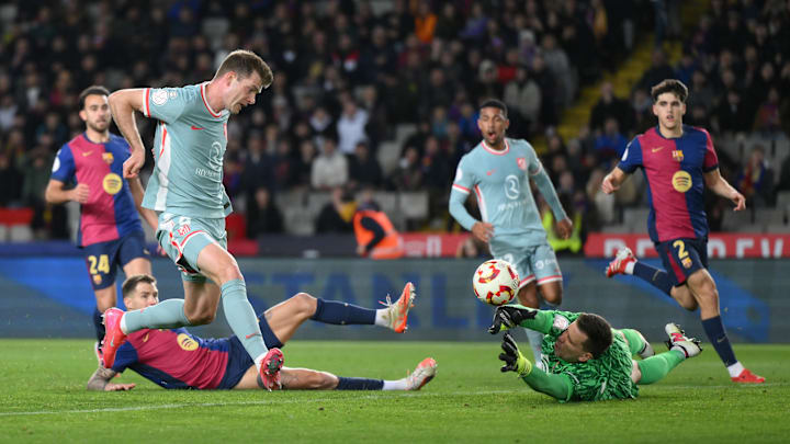 Alexander Sorloth equalized for Atletico in the 93rd minute in the 1st leg in Barcelona.