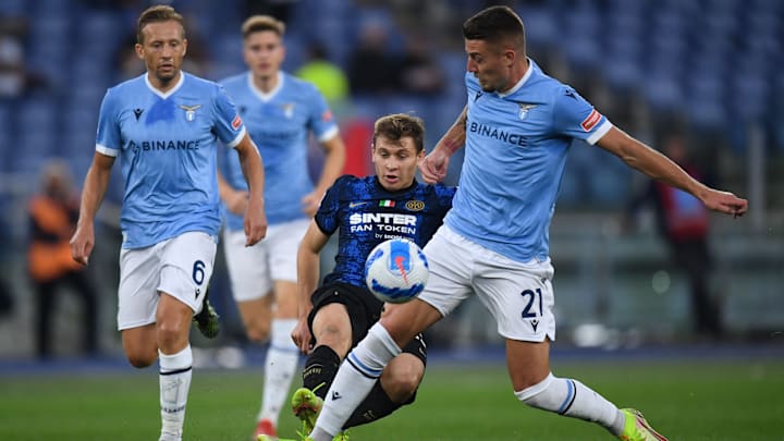 Sergej Milinkovic-Savic e Nicolò Barella a duello 