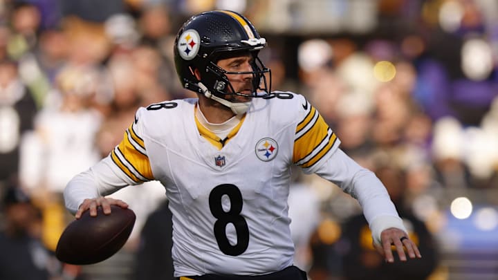 Pittsburgh Steelers quarterback Aaron Rodgers (8) passes the ball against the Baltimore Ravens during the first half at M&T Bank Stadium. Pittsburgh Steelers quarterback Aaron Rodgers (8) passes the ball against the Baltimore Ravens during the first half at M&T Bank Stadium.
