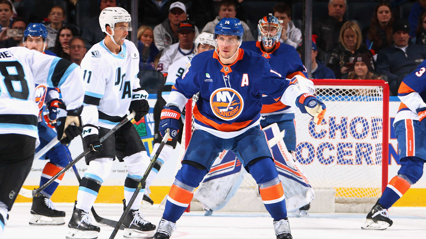 Bo Horvat exits brutal NY Islanders loss versus Utah with injury; status uncertain