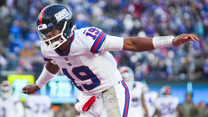New York Giants quarterback Jameis Winston (19) celebrates after scoring a touchdown in a game against the Green Bay Packers at MetLife Stadium, Nov 16, 2025, East Rutherford, NJ, USA.
