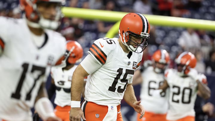 Joe Flacco warms up for the Browns.