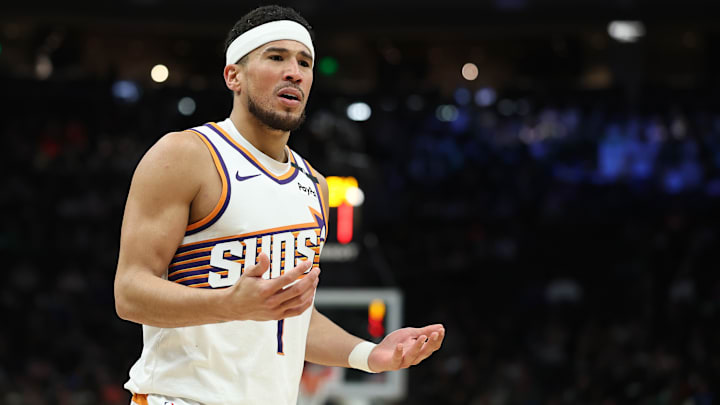 Phoenix Suns v Milwaukee Bucks