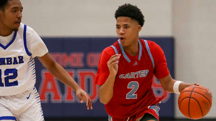 Dallas David W. Carter will play in the Class 4A Division 2 finals on Friday night. Guard Amarion Hunter is one of the Cowboys' top players. 