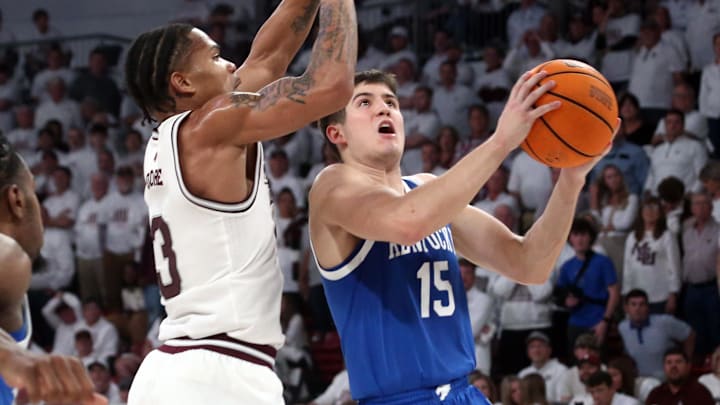 Kentucky Wildcats guard Reed Sheppard (15) 