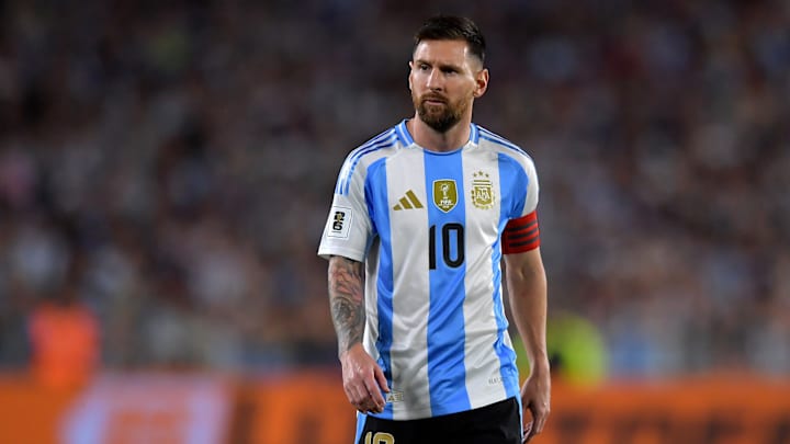 Lionel Messi es la máxima figura del fútbol y el actual campeón del mundo con la selección de Argentina 