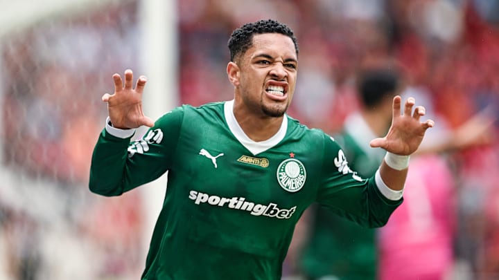 Vitor Roque encaixou muito bem no time do Palmeiras Vitor Roque encaixou muito bem no time do Palmeiras