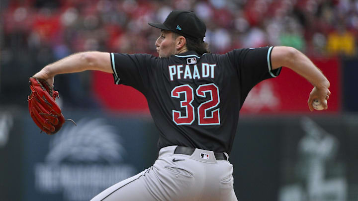 May 25, 2025; St. Louis, Missouri, USA; Arizona Diamondbacks starting pitcher Brandon Pfaadt (32) pitches against the St. Louis Cardinals during the second inning at Busch Stadium. Mandatory Credit: Jeff Curry-Imagn Images May 25, 2025; St. Louis, Missouri, USA; Arizona Diamondbacks starting pitcher Brandon Pfaadt (32) pitches against the St. Louis Cardinals during the second inning at Busch Stadium. Mandatory Credit: Jeff Curry-Imagn Images