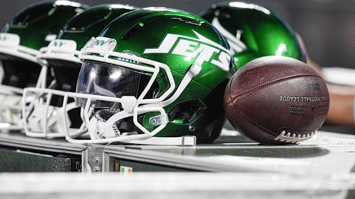 Aug 17, 2024; Charlotte, North Carolina, USA; New York Jets helmets during the second half against the Carolina Panthers at Bank of America Stadium. Mandatory Credit: Jim Dedmon-Imagn Images Aug 17, 2024; Charlotte, North Carolina, USA; New York Jets helmets during the second half against the Carolina Panthers at Bank of America Stadium. Mandatory Credit: Jim Dedmon-Imagn Images