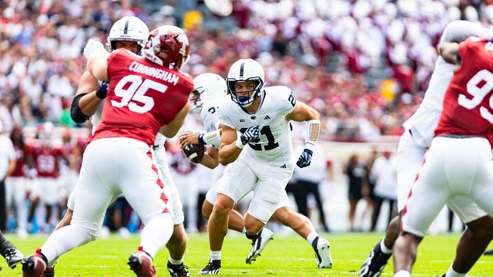 Penn State Nittany Lions running back Carson Hansen (21) blocks for quarterback Rocco Becht against the Temple Owls at Lincoln Financial Field. Penn State Nittany Lions running back Carson Hansen (21) blocks for quarterback Rocco Becht against the Temple Owls at Lincoln Financial Field.