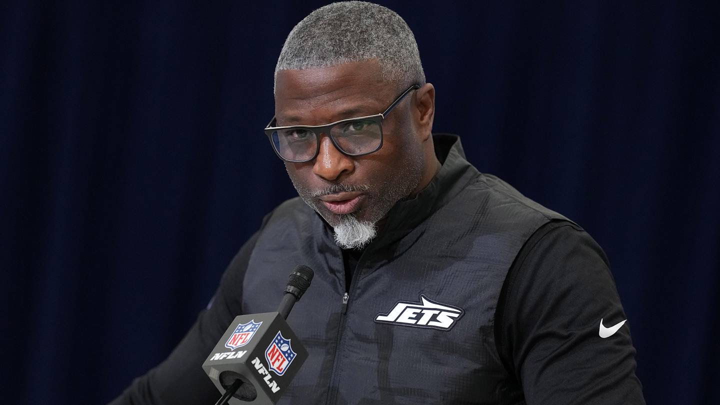 Jets Roster Shift Showing Out During OTAs: 'It's a Big Man's