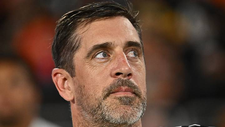 Pittsburgh Steelers quarterback Aaron Rodgers before the game 