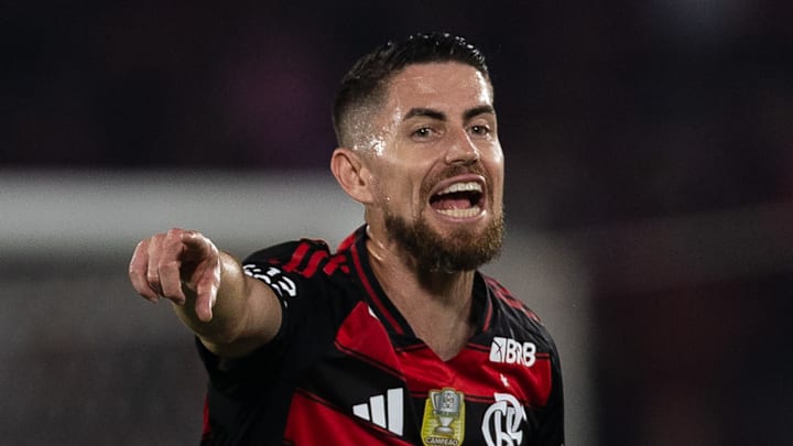 Jorginho se recupera e volta a ser opção no Flamengo