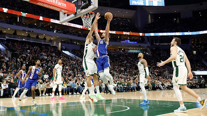 Sacramento Kings v Milwaukee Bucks