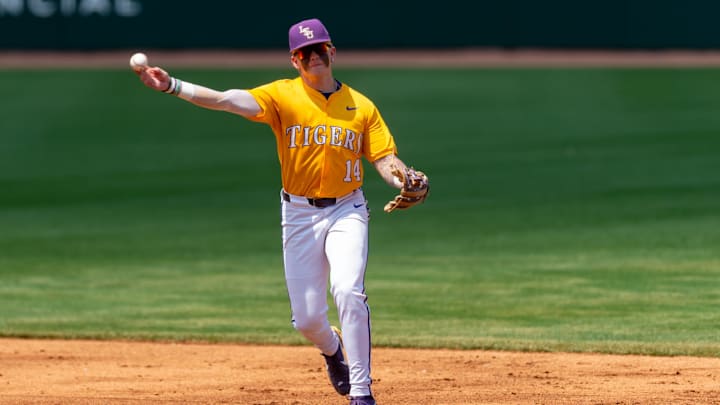 Daniel Dickinson 14, LSU Tigers take on the Tennessee Vols. Sunday, April 27, 2025.