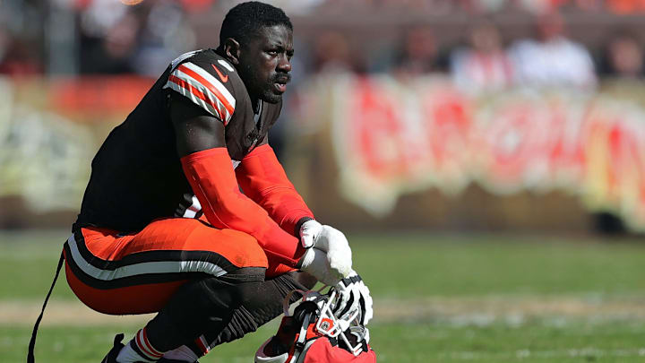 Cleveland Browns linebacker Jeremiah Owusu-Koramoah (6) rests in between plays during the first half of an NFL football game at Huntington Bank Field.