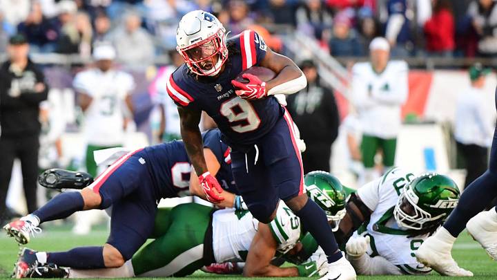 Oct 18, 2026; Foxborough, Massachusetts, USA; New England Patriots running back Corey Kiner (9) runs the ball during the second half against the New York Jets at Gillette Stadium. Mandatory Credit: Bob DeChiara-Imagn Images Oct 18, 2026; Foxborough, Massachusetts, USA; New England Patriots running back Corey Kiner (9) runs the ball during the second half against the New York Jets at Gillette Stadium. Mandatory Credit: Bob DeChiara-Imagn Images