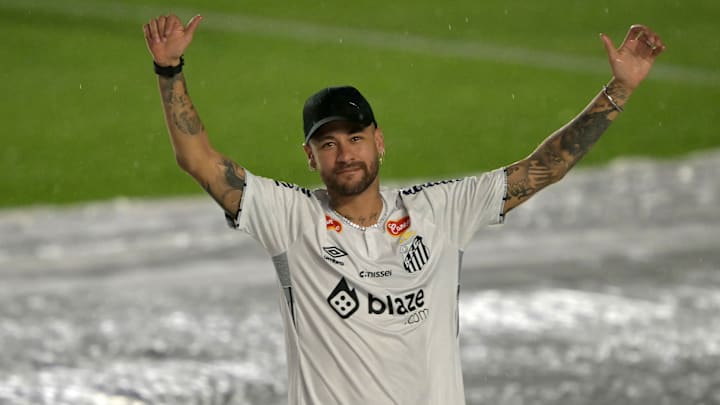 Neymar está pronto para reestreia no Santos
