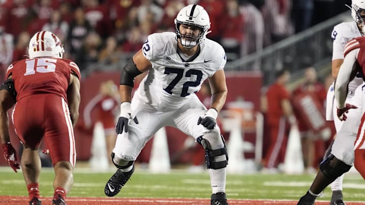 Penn State Nittany Lions offensive linenam Nolan Rucci (72) 