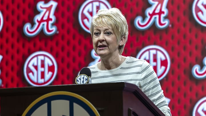 Oct 14, 2025; Birmingham, AL, USA; Alabama Crimson Tide head coach Kristy Curry talks with the media during SEC Media Days at Grand Bohemian Hotel. Oct 14, 2025; Birmingham, AL, USA; Alabama Crimson Tide head coach Kristy Curry talks with the media during SEC Media Days at Grand Bohemian Hotel.