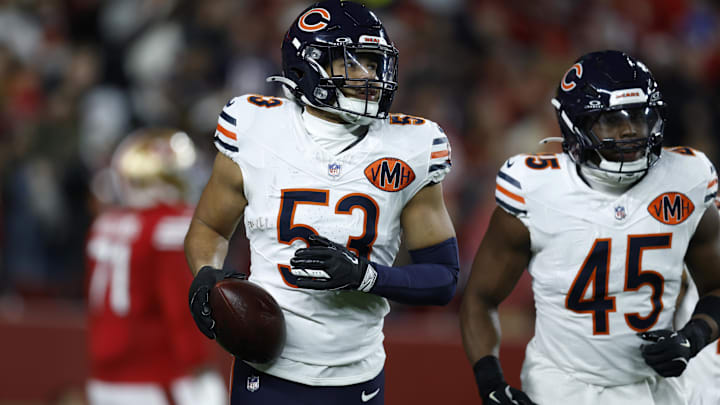 Chicago Bears linebacker T.J. Edwards (53) celebrates after scoring a touchdown against the San Francisco 49ers.