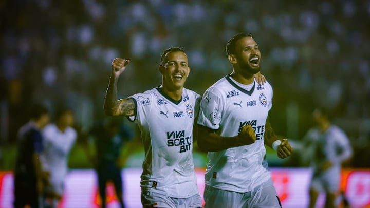 Willian José marcou o segundo do Bahia na Arena Batistão 