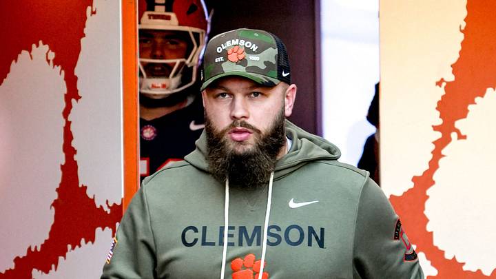 Former Clemson commit R.J. Hudson announced his commitment to the Texas Longhorns on Monday afternoon, following a visit with the program this past weekend. Former Clemson commit R.J. Hudson announced his commitment to the Texas Longhorns on Monday afternoon, following a visit with the program this past weekend.
