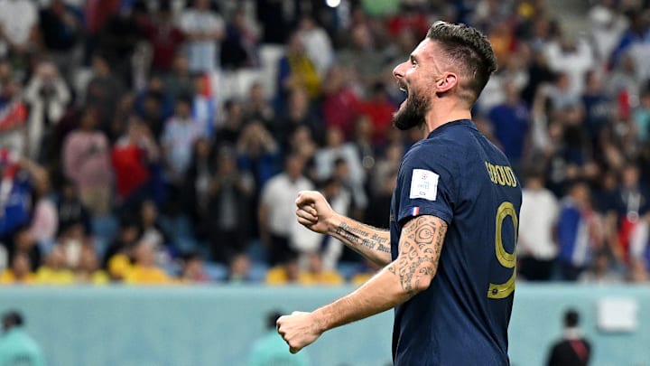 Olivier Giroud entre un peu plus dans l'histoire des Bleus.