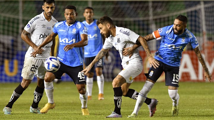 Santos e Blooming se enfrentam na Vila Belmiro.