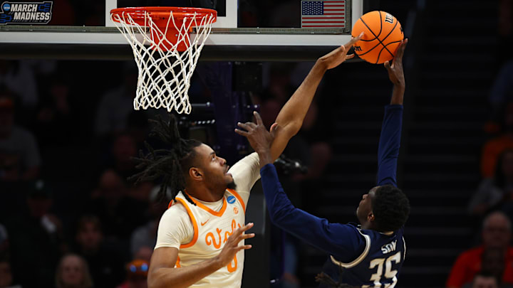 Saint Peter's v Tennessee