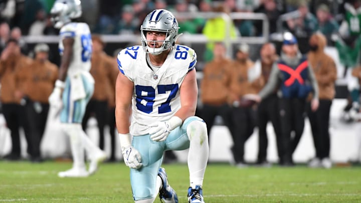 Nov 5, 2023; Philadelphia, Pennsylvania, USA; Dallas Cowboys tight end Jake Ferguson (87) against