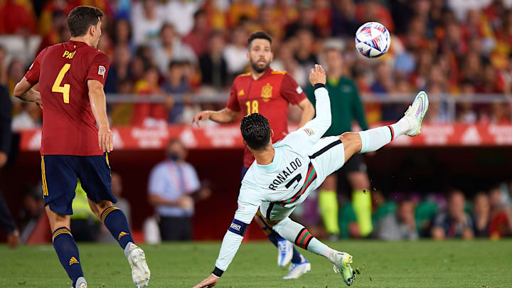 Cristiano Ronaldo, Jordi Alba y Pau Torres