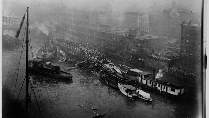 SS ‘Eastland’ overturned in the Chicago River.
