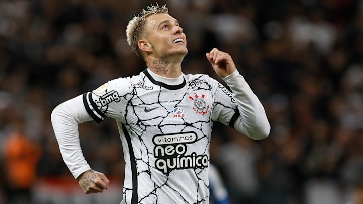 Com 15 gols, Róger Guedes foi artilheiro do Corinthians na última temporada Com 15 gols, Róger Guedes foi artilheiro do Corinthians na última temporada