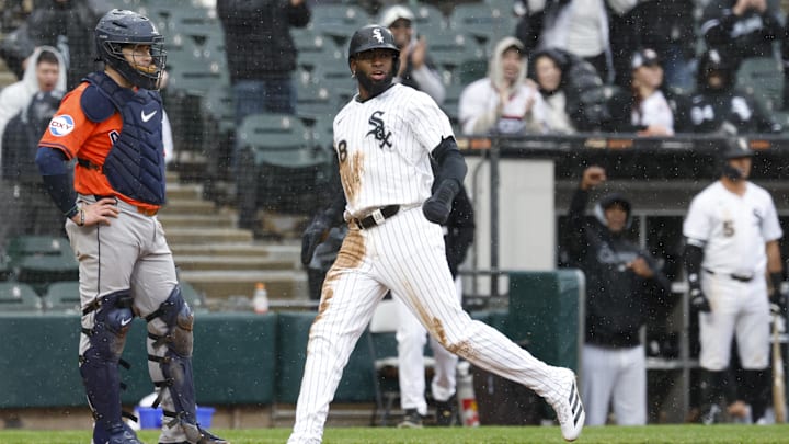 May 4, 2025; Chicago, Illinois, USA; Chicago White Sox center fielder Luis Robert Jr. (88) scores against the Houston Astros during the sixth inning at Rate Field. Mandatory Credit: Kamil Krzaczynski-Imagn Images May 4, 2025; Chicago, Illinois, USA; Chicago White Sox center fielder Luis Robert Jr. (88) scores against the Houston Astros during the sixth inning at Rate Field. Mandatory Credit: Kamil Krzaczynski-Imagn Images