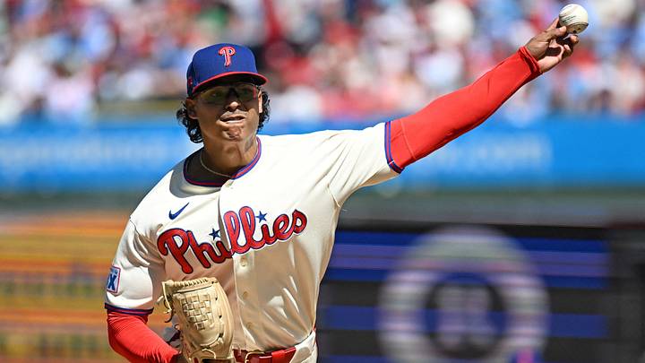 Sep 7, 2026; Philadelphia, Pennsylvania, USA; Philadelphia Phillies pitcher Jesús Luzardo (44) throws a pitch during the second inning against the Atlanta Braves at Citizens Bank Park. Mandatory Credit: Eric Hartline-Imagn Images Sep 7, 2026; Philadelphia, Pennsylvania, USA; Philadelphia Phillies pitcher Jesús Luzardo (44) throws a pitch during the second inning against the Atlanta Braves at Citizens Bank Park. Mandatory Credit: Eric Hartline-Imagn Images