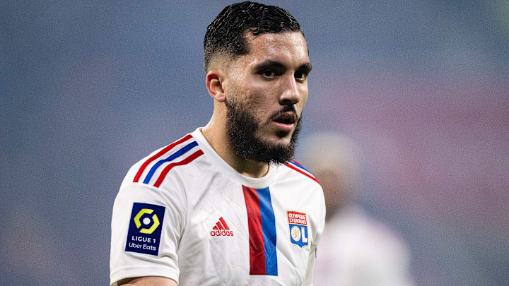 Rayan Cherki est resté sur le banc face au RC Strasbourg.