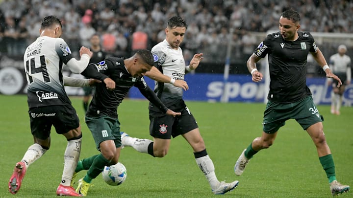 Corinthians vive situação delicada na Sul-Americana Corinthians vive situação delicada na Sul-Americana