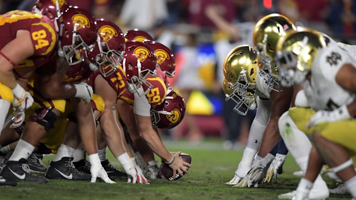 Nov 24, 2018; Los Angeles, CA, USA; General overall view of the line of scrimmage as Southern California Trojans long snapper Damon Johnson (59) prepares to snap the ball against the Notre Dame Fighting Irish  at Los Angeles Memorial Coliseum. 