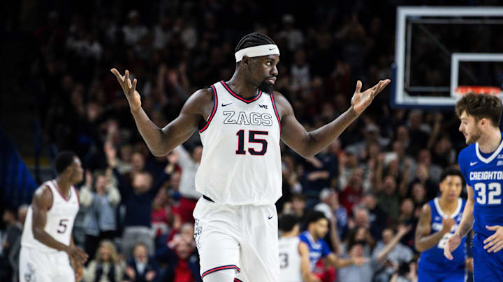 Gonzaga Bulldogs forward Graham Ike (15).