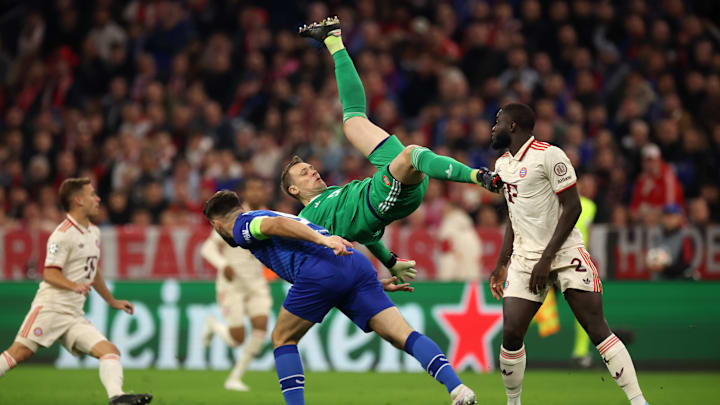 Manuel Neuer legte gegen Zagreb eine unsanfte Landung hin. Manuel Neuer legte gegen Zagreb eine unsanfte Landung hin.