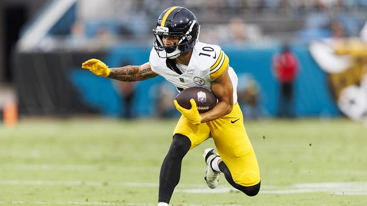 Aug 9, 2025; Jacksonville, Florida, USA; Pittsburgh Steelers wide receiver Roman Wilson (10) runs the ball against the Jacksonville Jaguars during the first quarter at EverBank Stadium. Mandatory Credit: Morgan Tencza-Imagn Images Aug 9, 2025; Jacksonville, Florida, USA; Pittsburgh Steelers wide receiver Roman Wilson (10) runs the ball against the Jacksonville Jaguars during the first quarter at EverBank Stadium. Mandatory Credit: Morgan Tencza-Imagn Images