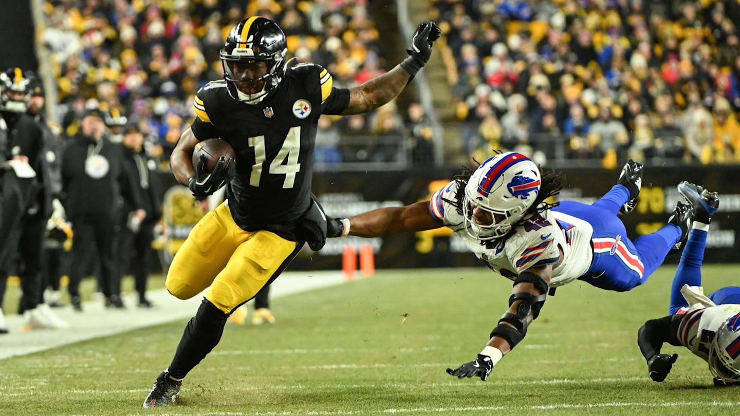 Perfect Week 15 MNF FanDuel DFS Lineup: Kenneth Gainwell, Sleepers to Win in the Cold